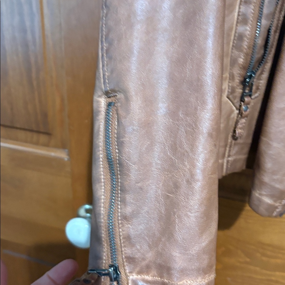 Light Brown Max Studio Jacket Size Small - image 4